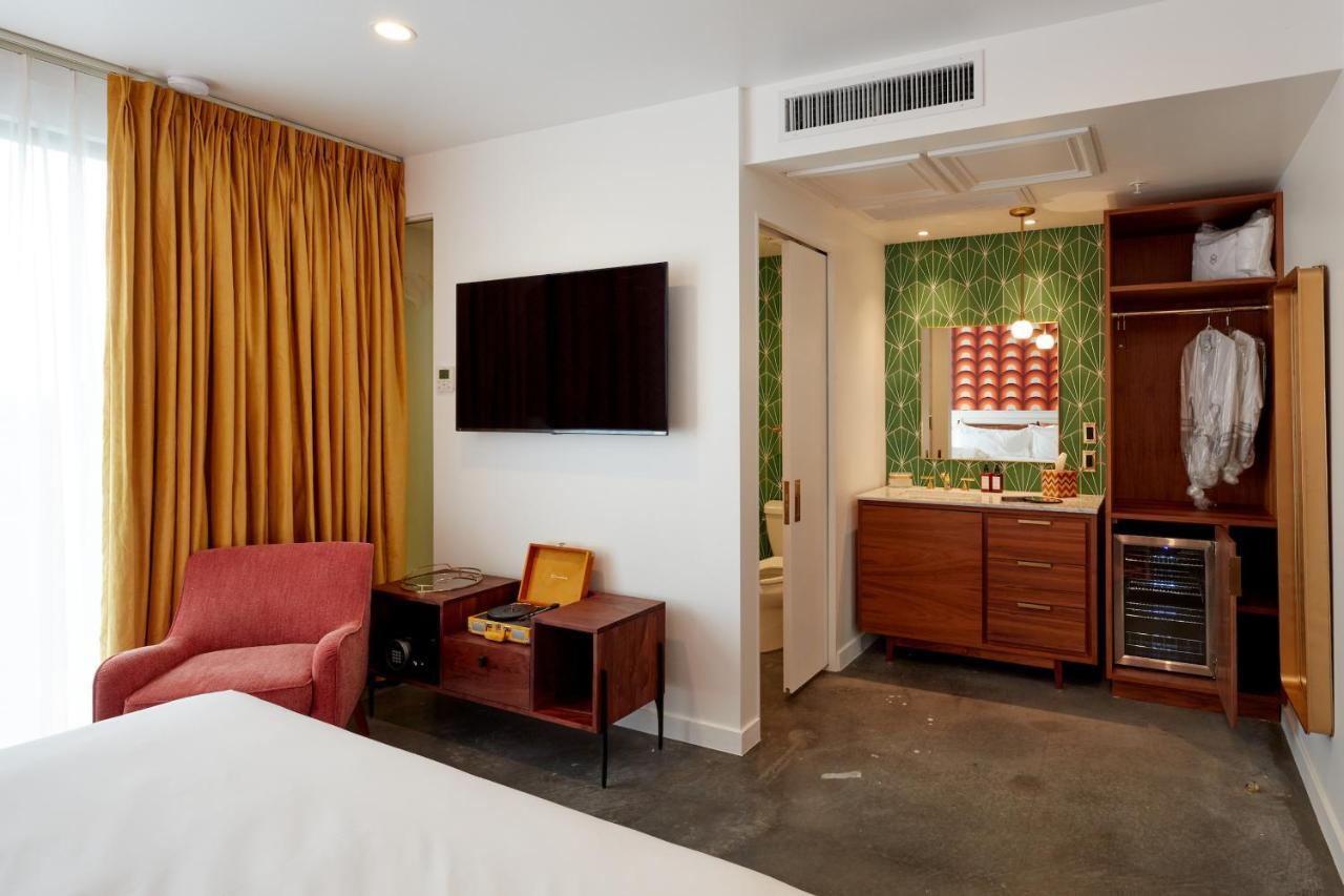 Rise Uptown Hotel Phoenix Exterior photo